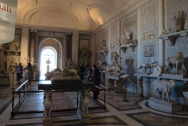 A room with some more statues
